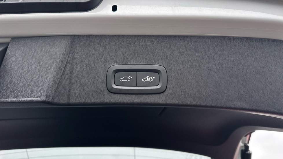 Volvo XC40 Inscription, T3 High Performance Sound-rea Red #33