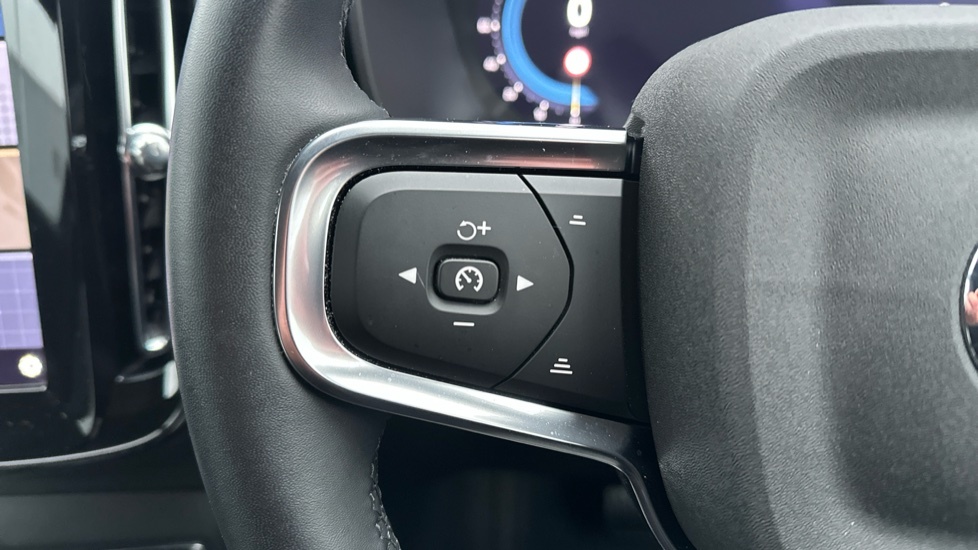 Volvo XC40 Inscription, T3 High Performance Sound-rea Red #21