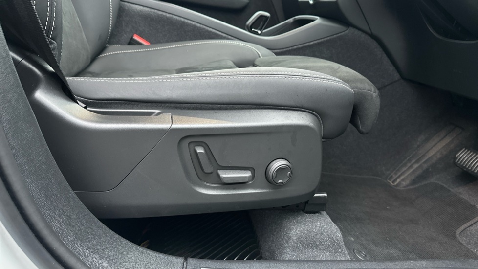 Volvo XC40 Inscription, T3 High Performance Sound-rea Red #29