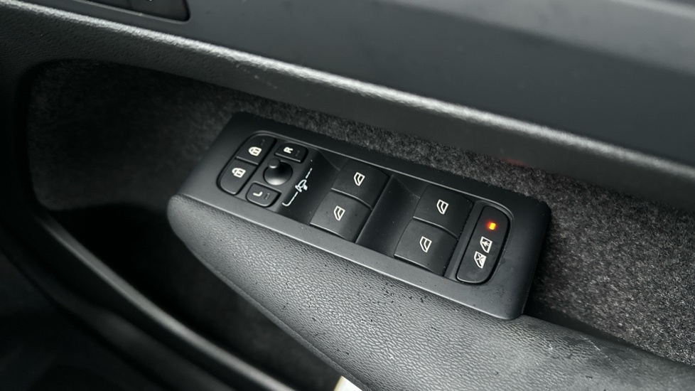 Volvo XC40 Inscription, T3 High Performance Sound-rea Red #24