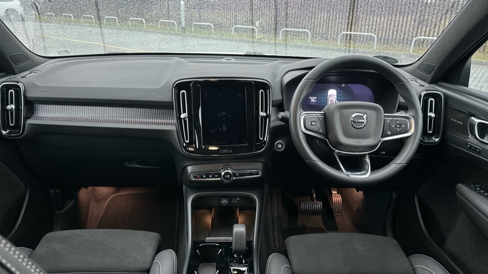 Volvo XC40 Inscription, T3 High Performance Sound-rea Red #5