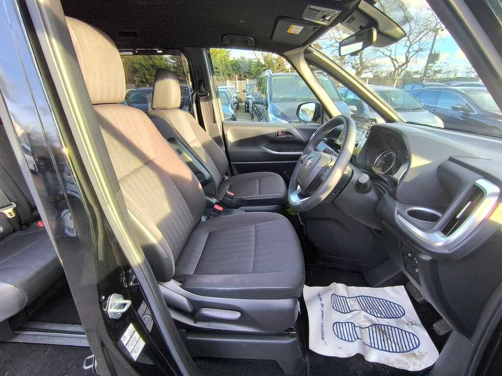 Toyota Voxy Mpv Blue #9