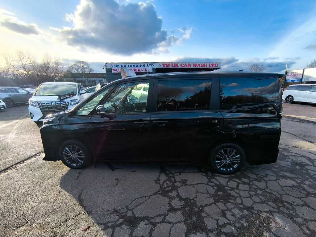 Toyota Voxy Mpv Blue #6
