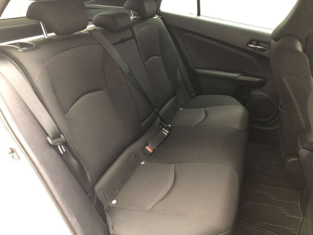 Toyota Prius 1.8 Hybrid 202020 5 Seats Ulez Free Fresh I White #5