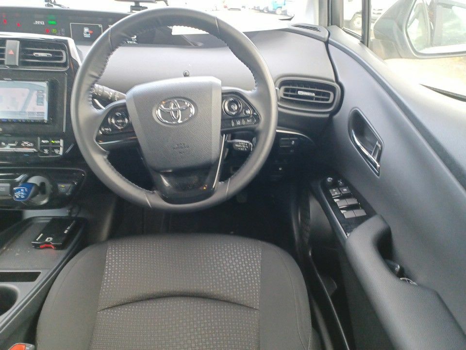 Toyota Prius 1.8 Hybrid 202020 5 Seats Ulez Free Fresh I White #3
