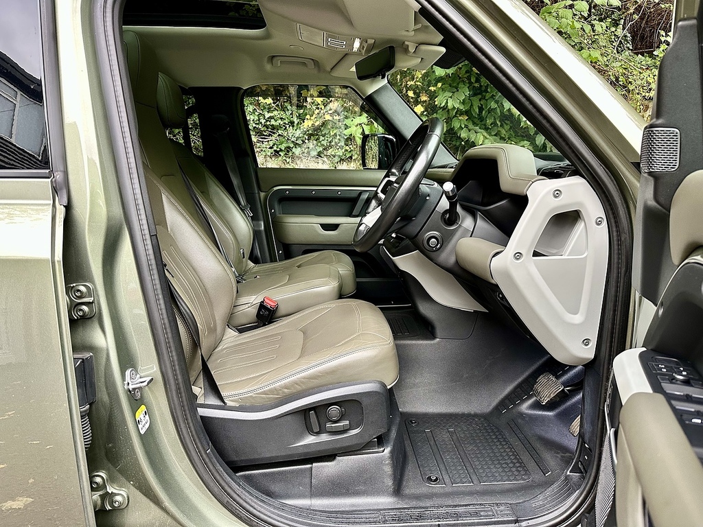 Land Rover Defender 110 Si4 Hse SW70EZH Green #6