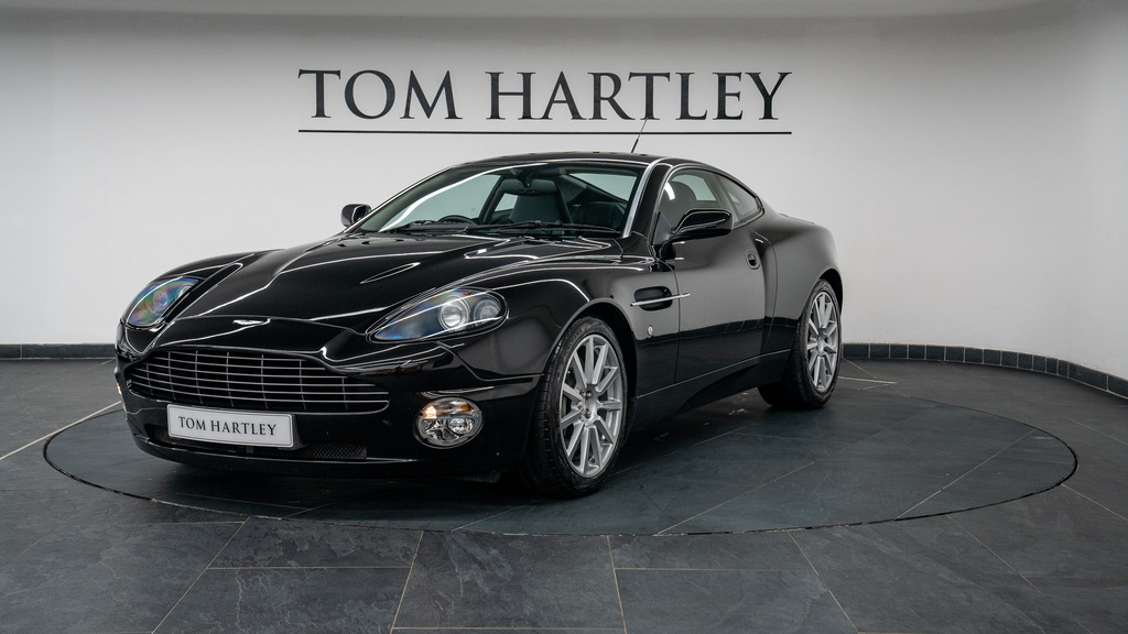 Aston Martin Vanquish S Black