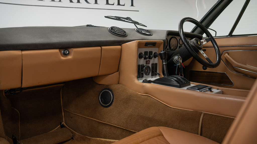 Lamborghini V12 #22