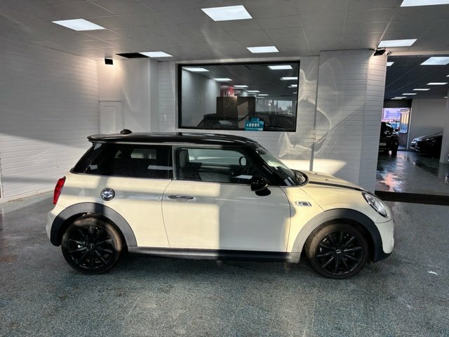 Mini Hatch Cooper S MA17NKJ White #3