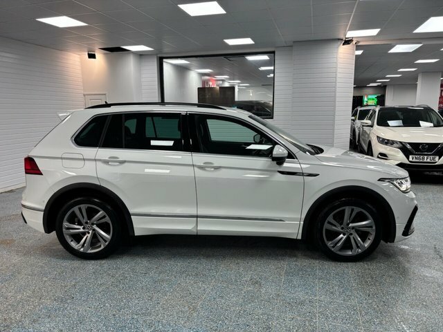 Volkswagen Tiguan Suv SH72OYC White #3