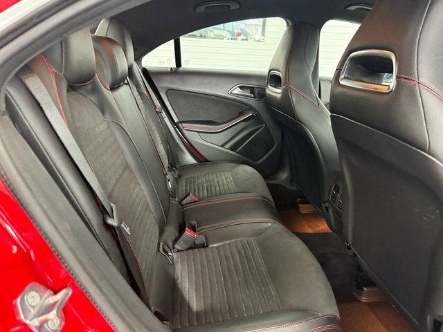 Mercedes-Benz CLA Class Cla 180 Amg Line Edition Red #4