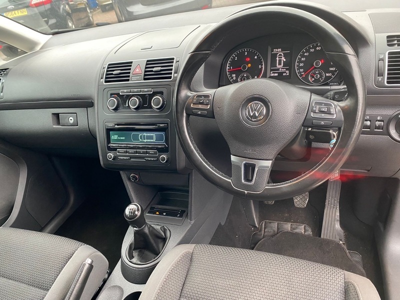 Volkswagen Touran Se Tdi Beige #4