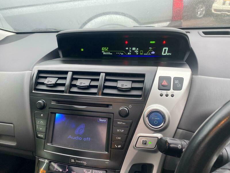 Toyota Prius T Spirit White #4