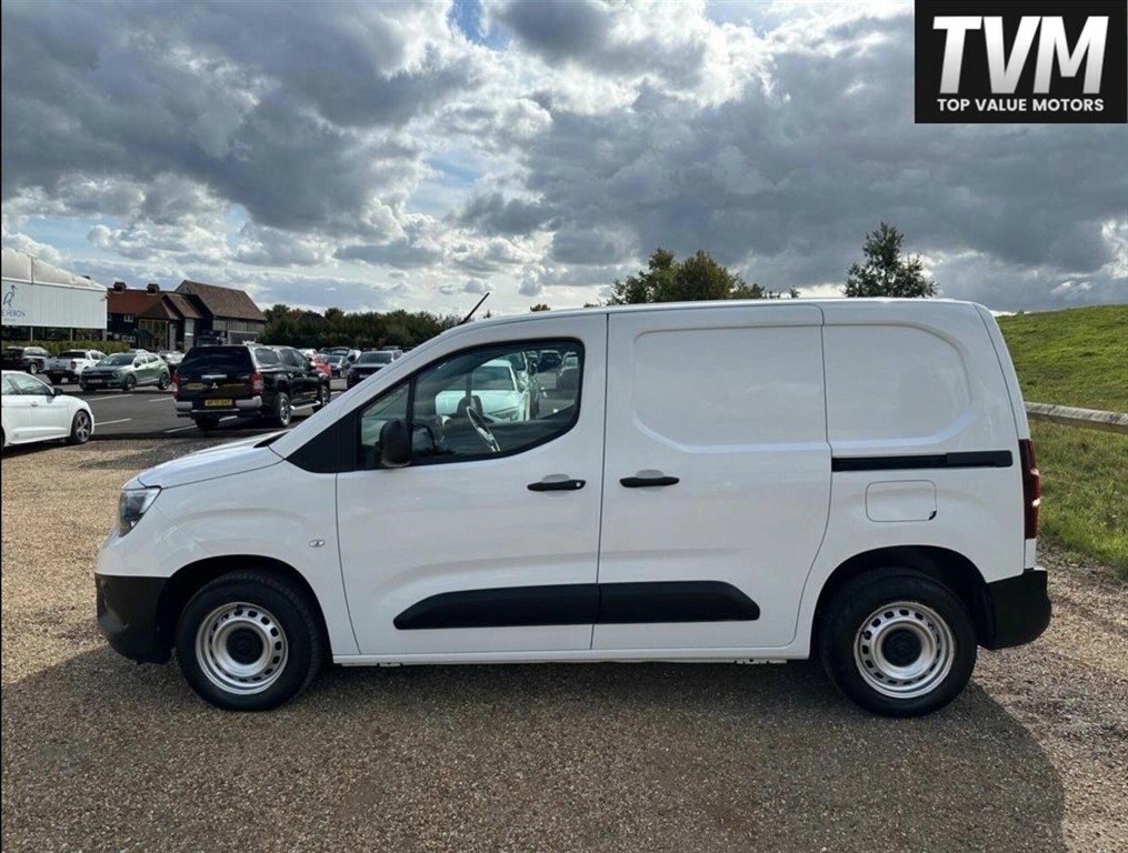 Vauxhall Combo 1.5 Turbo D 2000 Dynamic L1 H1 Euro 6 White #4