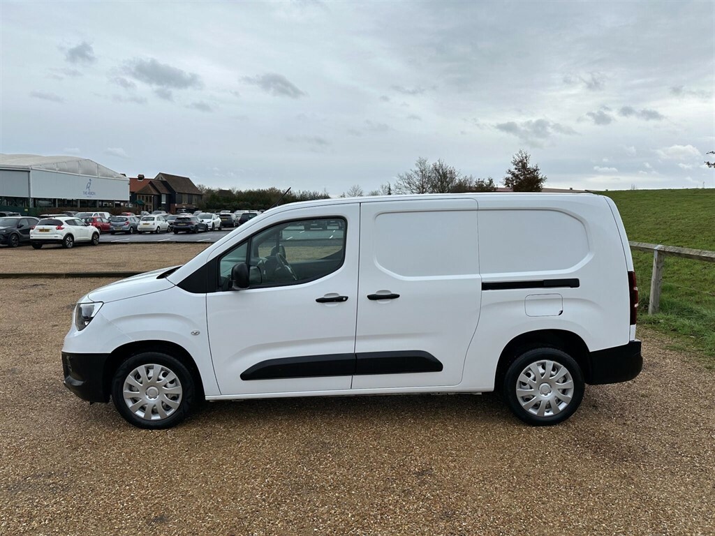 Vauxhall Combo 1.5 Turbo D 2300 Dynamic L2 H1 Euro 6 DT70HNY White #4