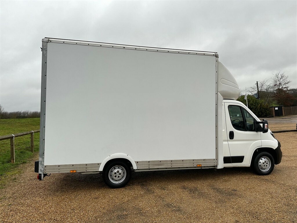 Peugeot Boxer 2.2 Bluehdi 335 Built For Business Low Floor Luton BX21HSZ White #4