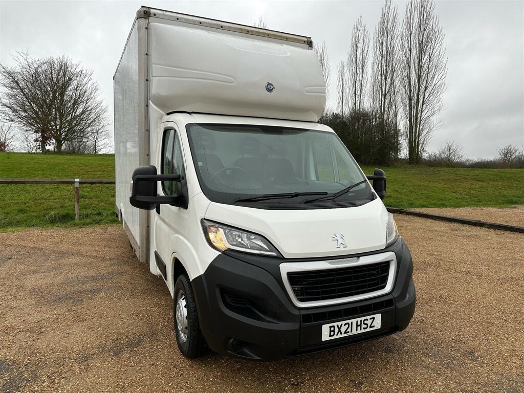 Peugeot Boxer 2.2 Bluehdi 335 Built For Business Low Floor Luton White