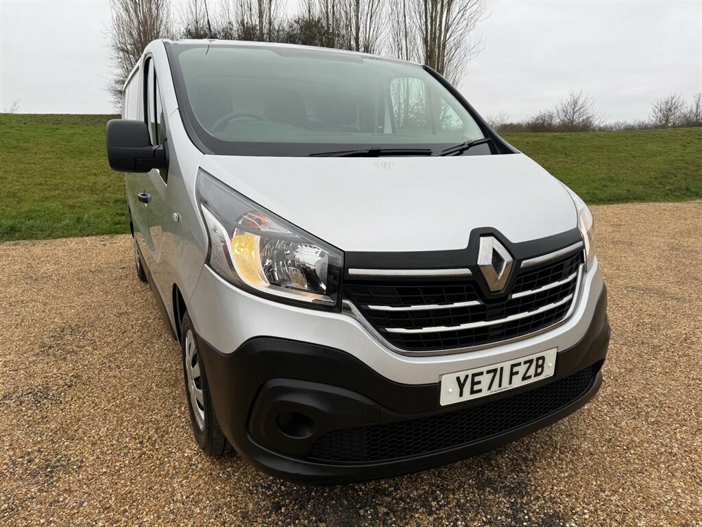 Renault Trafic 2.0 Dci Energy 28 Business Swb Standard Roof Euro Silver