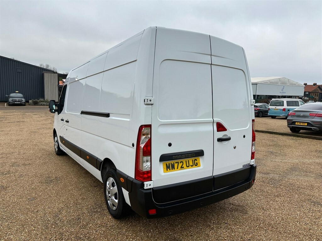 Renault Master 2.3 Dci 35 Business Fwd Lwb Medium Roof Euro 6 MW72UJG White #5