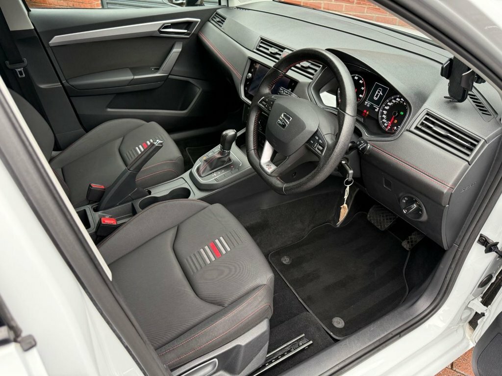 Seat Ibiza Ibiza Fr Tsi DG19CMF White #2