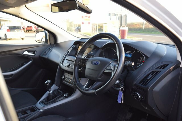 Ford Focus 1.5 Zetec Tdci 118 Bhp FP65JVE White #4