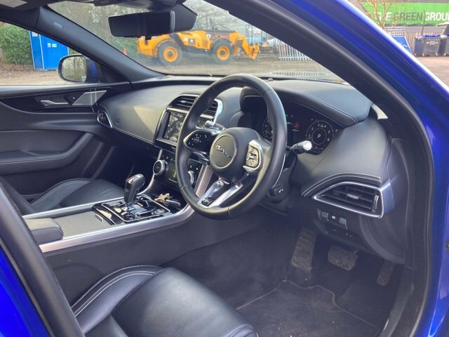 Jaguar XE 2.0 R-dynamic Se 247 Bhp DE69YFX Blue #6