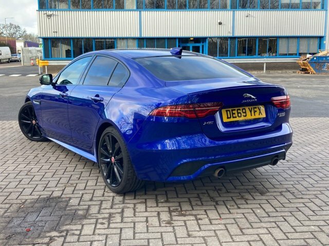Jaguar XE 2.0 R-dynamic Se 247 Bhp DE69YFX Blue #2