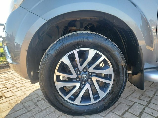 Nissan Navara 2.3 Dci Tekna Pickup Double Cab BN16SHZ Grey #6
