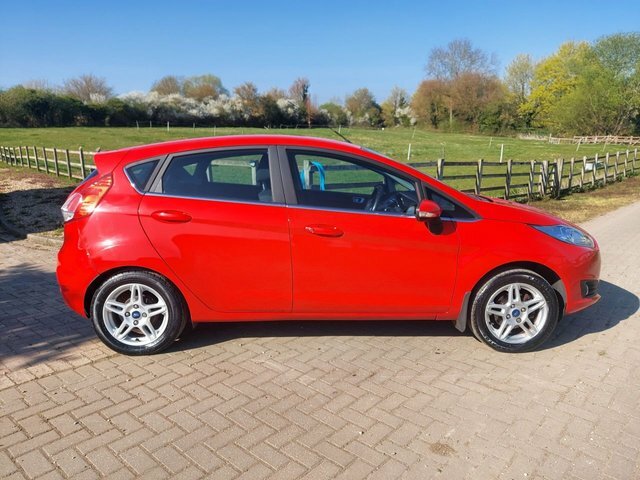 Ford Fiesta 1.25 Zetec Hatchback Euro 5 82 CV64KFY Red #4
