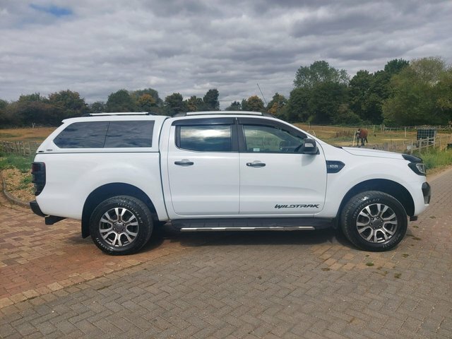 Ford Ranger 3.2 Tdci Wildtrak Pickup Double Cab Aut ME19SKZ White #4