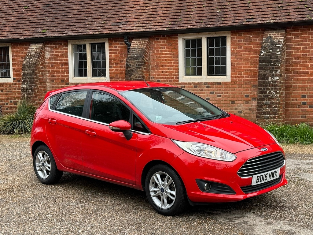 Ford Fiesta 1.5 Tdci Zetec Hatchback Euro 5 JA04BUB Red #2