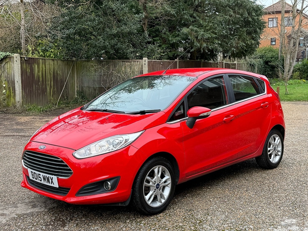 Ford Fiesta 1.5 Tdci Zetec Hatchback Euro 5 JA04BUB Red #6