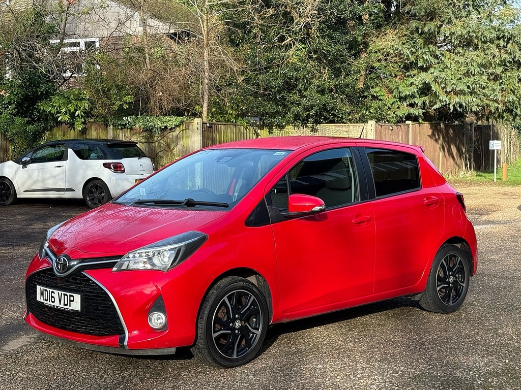 Toyota Yaris 1.33 Dual Vvt-i Design Hatchback Red #4