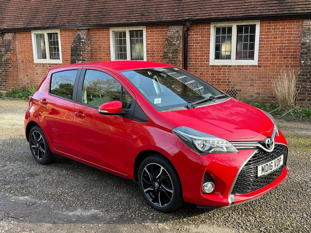 Toyota Yaris 1.33 Dual Vvt-i Design Hatchback Red
