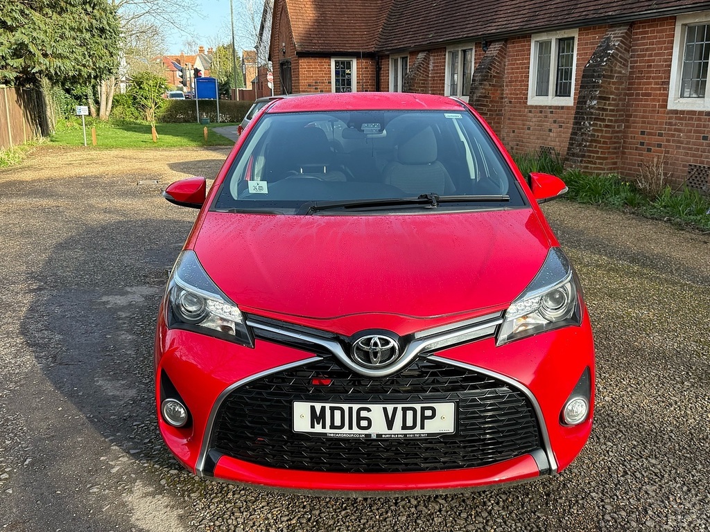 Toyota Yaris 1.33 Dual Vvt-i Design Hatchback Red #3