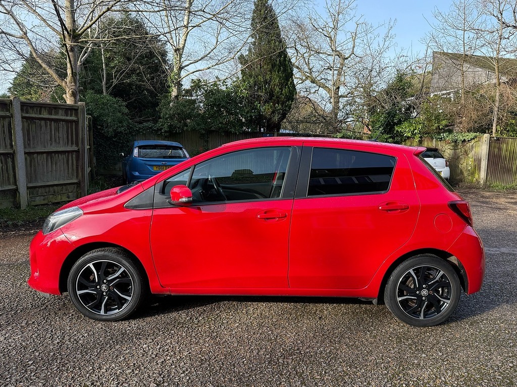 Toyota Yaris 1.33 Dual Vvt-i Design Hatchback Red #6