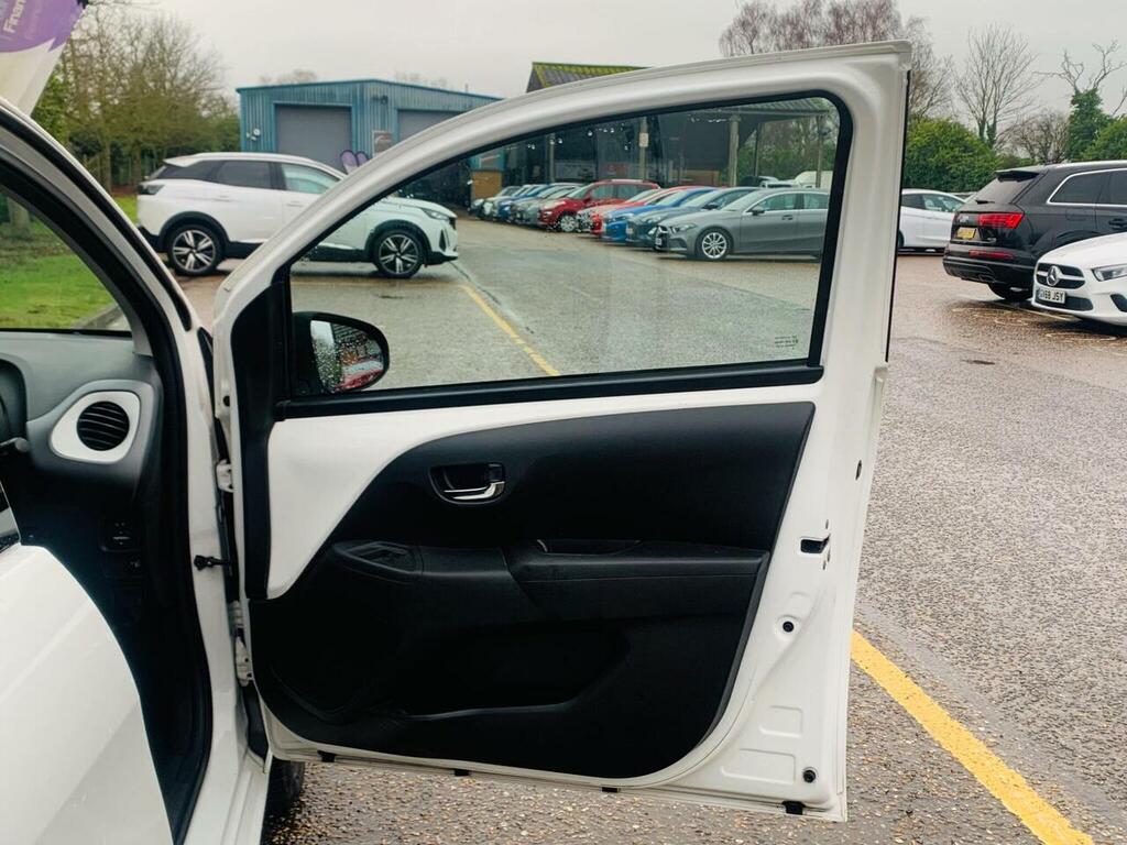 Toyota Aygo 1.0 Vvt-i X-trend Euro 6 FG19NPD White #6
