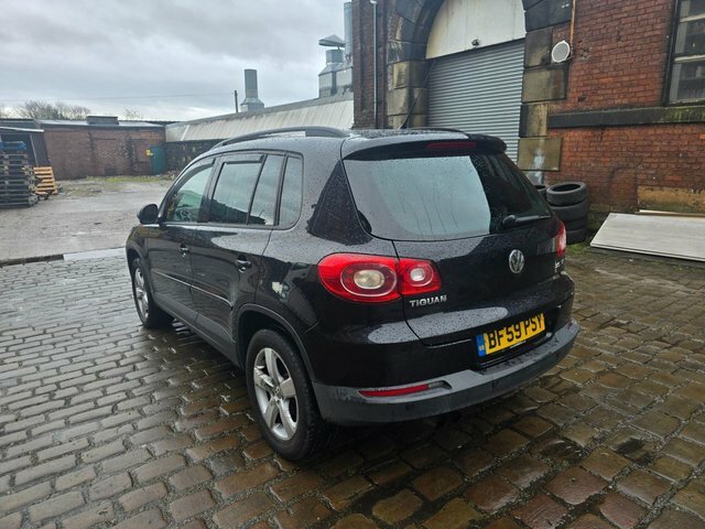 Volkswagen Tiguan 2.0 Tdi Escape Suv 4Wd Euro 5 1 BF59PSY Black #6