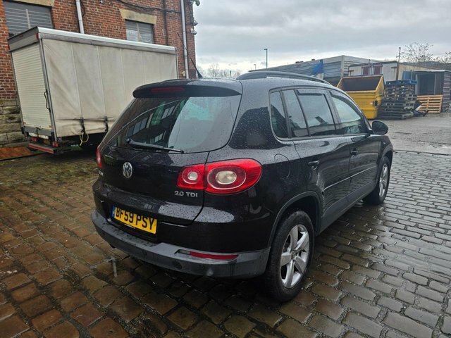 Volkswagen Tiguan 2.0 Tdi Escape Suv 4Wd Euro 5 1 BF59PSY Black #4