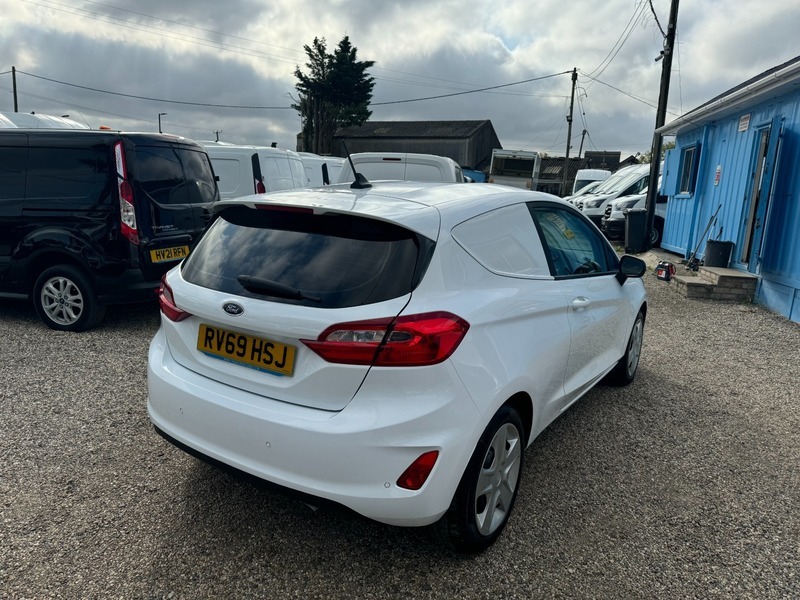 Ford Fiesta Base Tdci Car Derived RV69HSJ White #4
