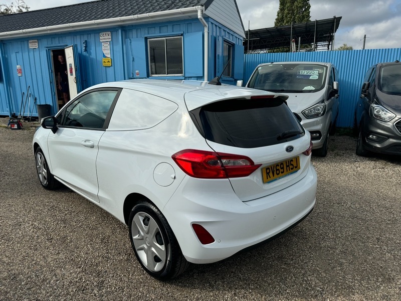 Ford Fiesta Base Tdci Car Derived RV69HSJ White #3