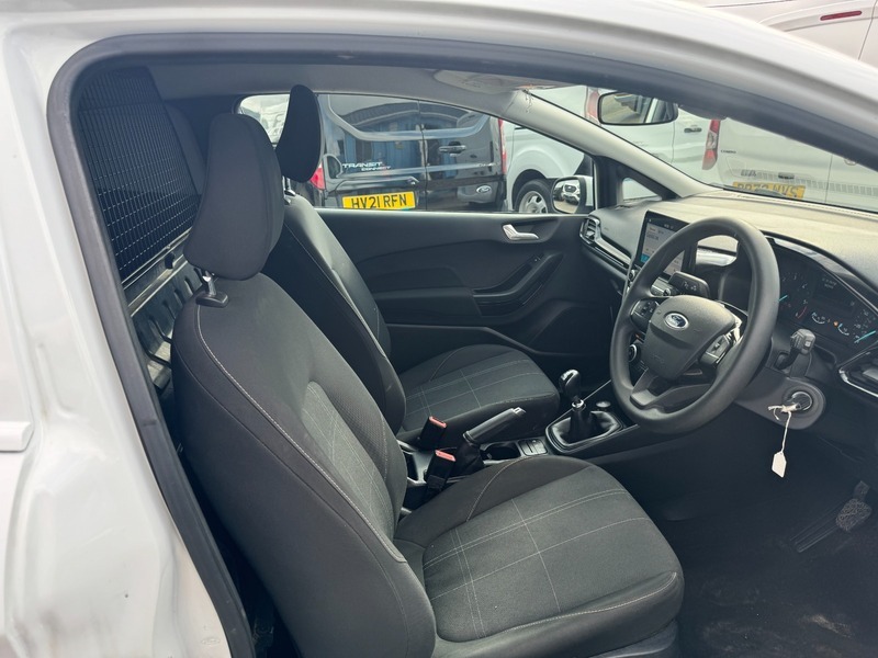 Ford Fiesta Base Tdci Car Derived RV69HSJ White #5