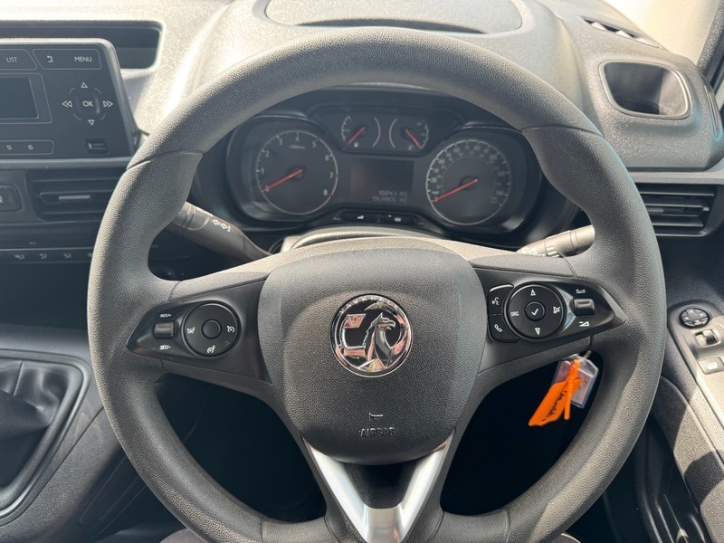 Vauxhall Combo L2h1 2300 Sportive S DY70WXH White #4