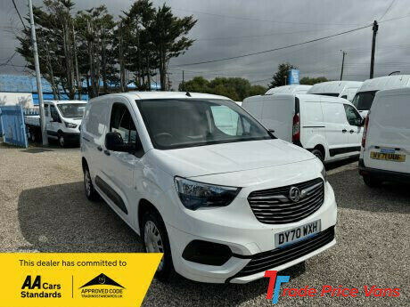 Vauxhall Combo L2h1 2300 Sportive S White