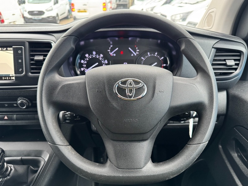 Toyota PROACE L2 Icon 150Ps 2.0L Black #4