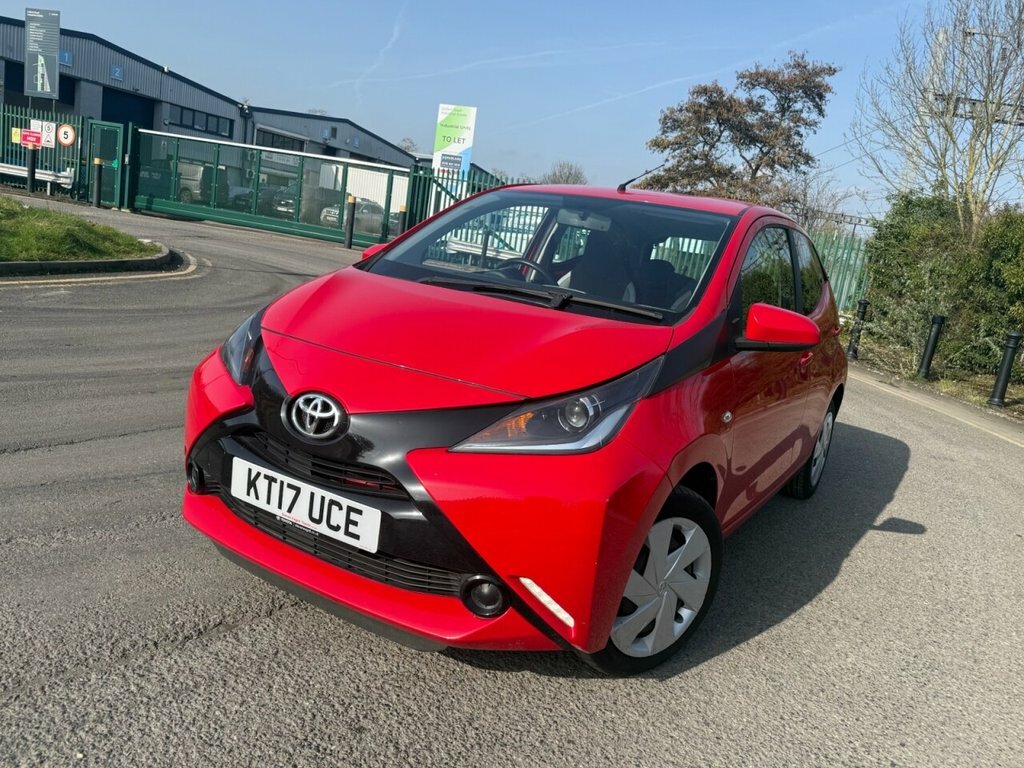 Toyota Aygo 1L X-play Red