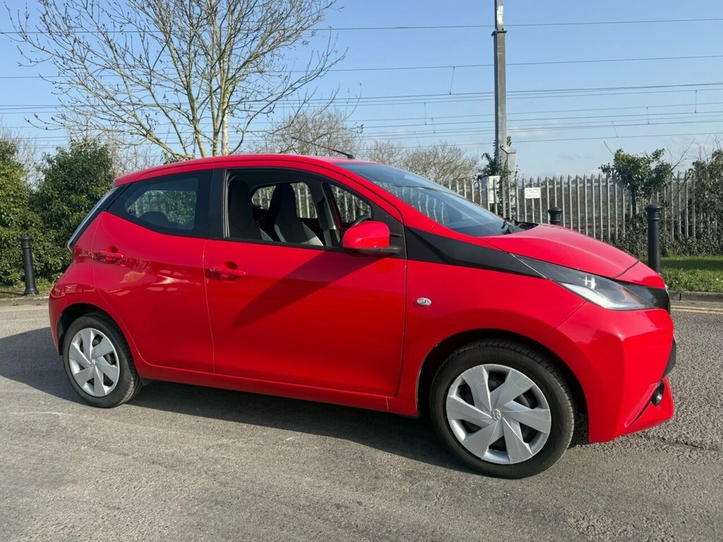 Toyota Aygo 1L X-play KT17UCE Red #6
