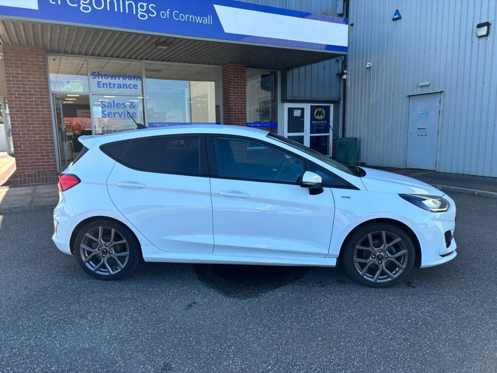Ford Fiesta Hatchback MW22VKU White #4
