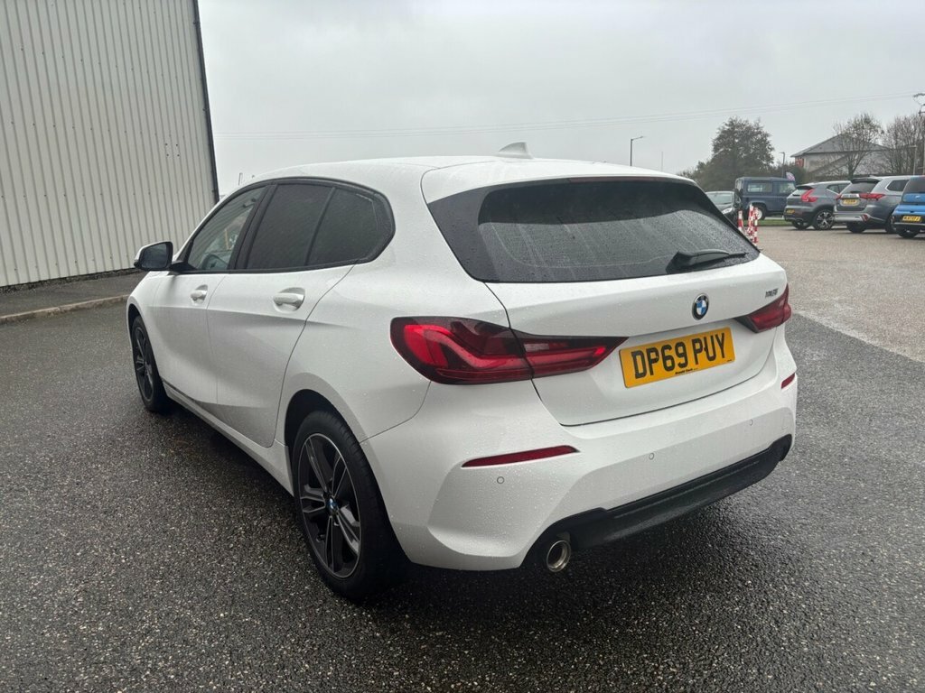BMW 1 Series Hatchback DP69PUY White #2
