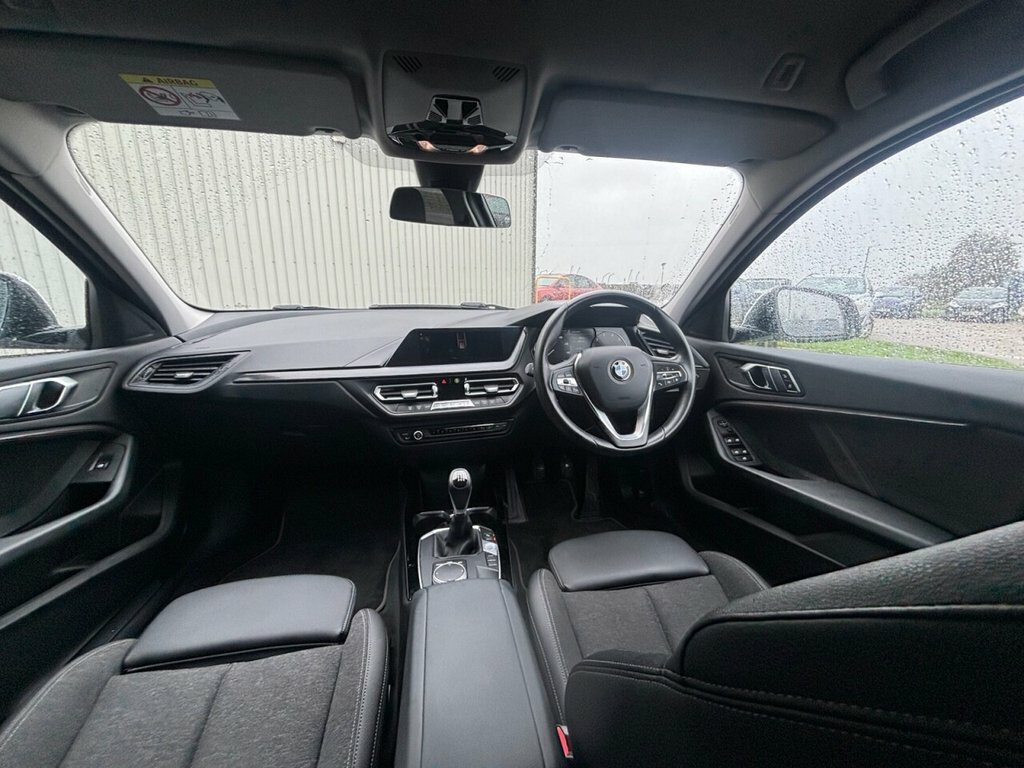 BMW 1 Series Hatchback DP69PUY White #3